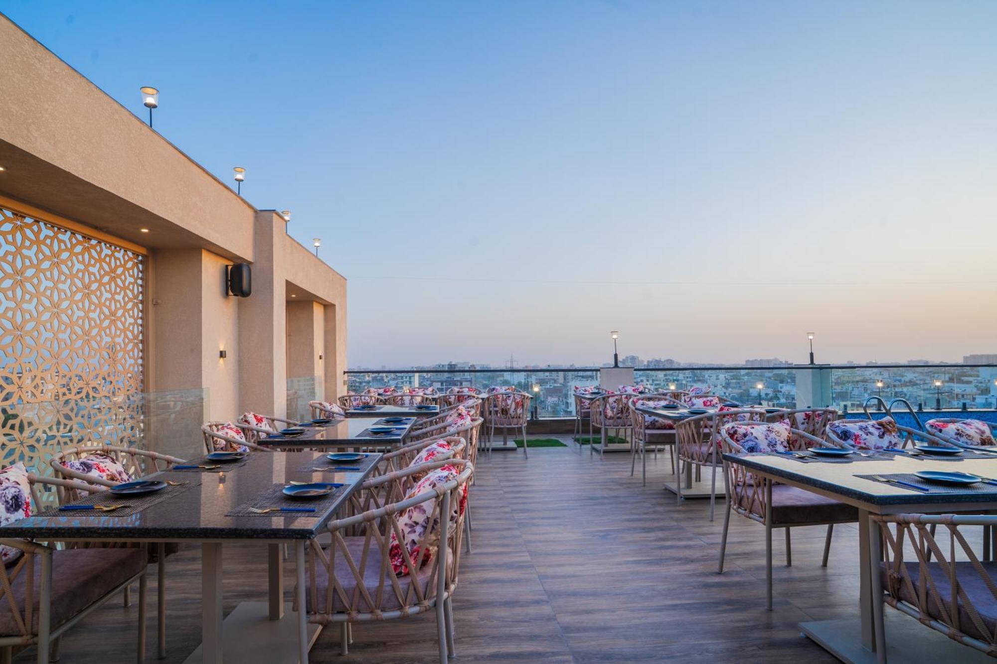 Royal Prime - A City Center Boutique Hotel In Jaipur Exterior photo