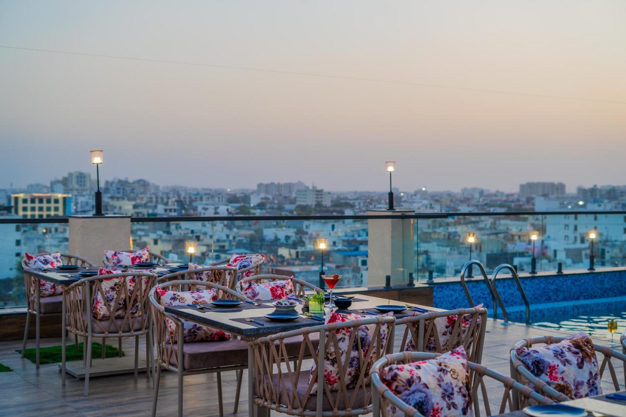 Royal Prime - A City Center Boutique Hotel In Jaipur Exterior photo